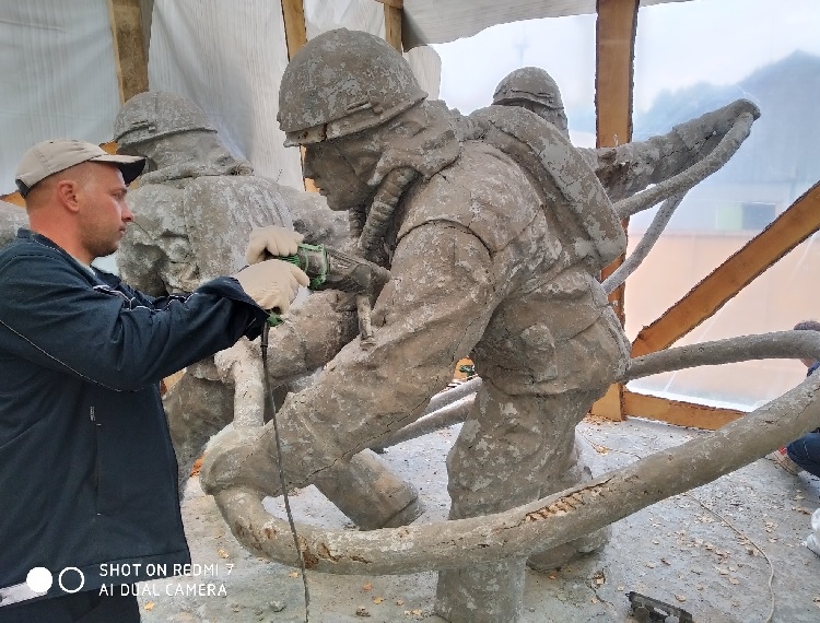 Реставрационные работы по восстановлению памятника «Тем, кто спас мир»
