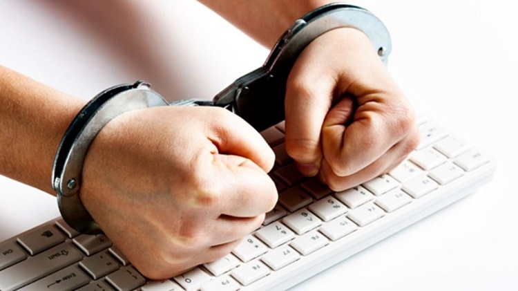 За какие действия в Интернете могут наказать по закону