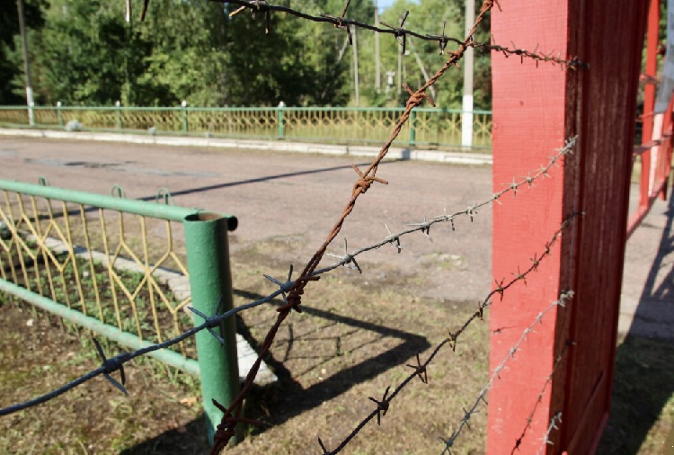Утонувшая в зелени. Следы покинутых деревень белорусской зоны отчуждения с высоты птичьего полета Утонувшая в зелени. Следы покинутых деревень белорусской зоны отчуждения с высоты птичьего полета
